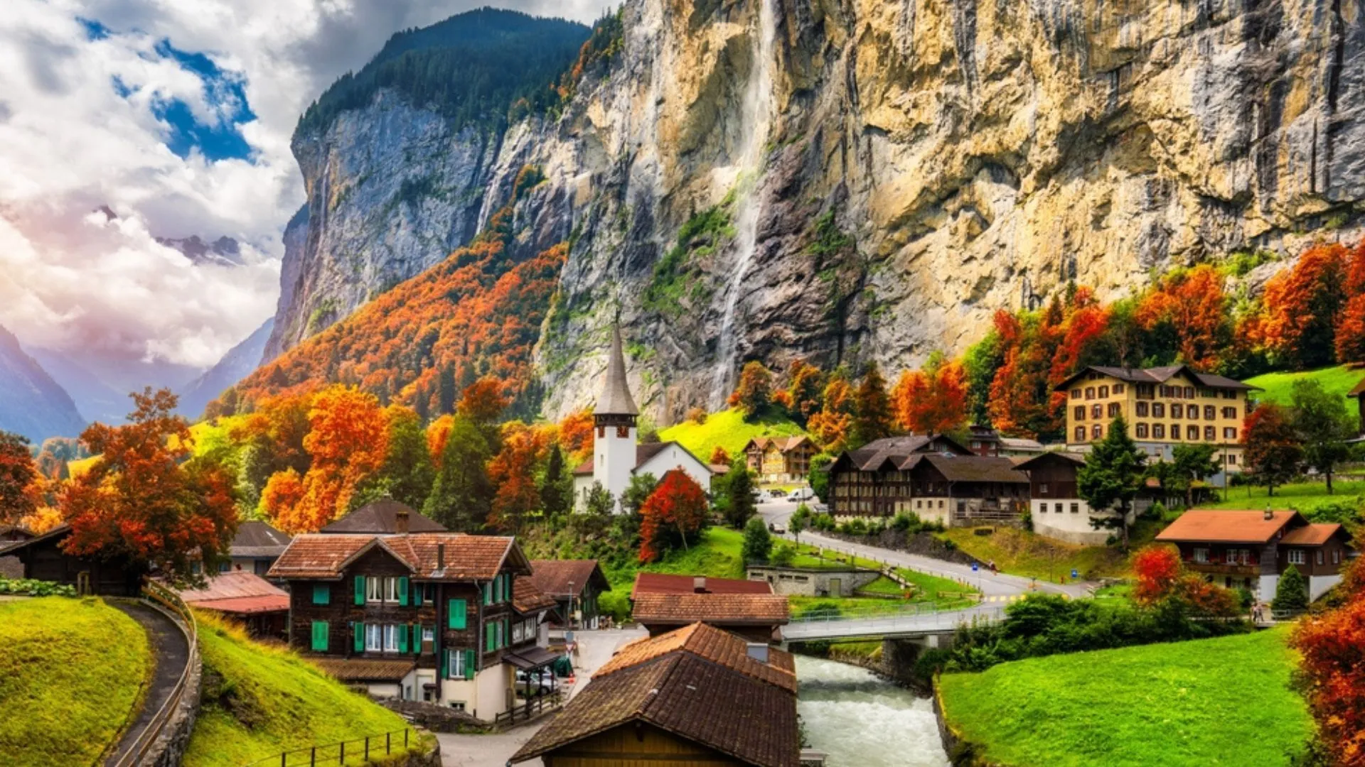 Alpine Beauty, Scenic Trains & Lakes